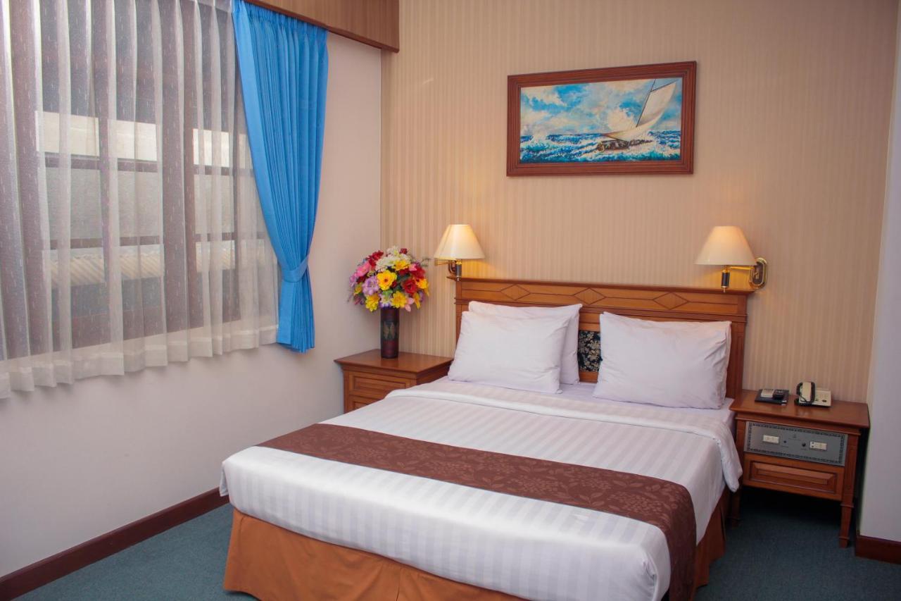 Sapta Nawa Resort 1 Gresik Exterior foto