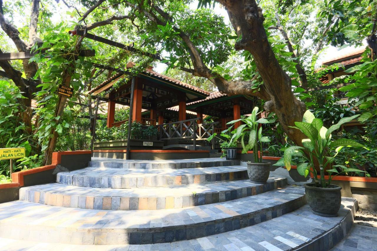 Sapta Nawa Resort 1 Gresik Exterior foto